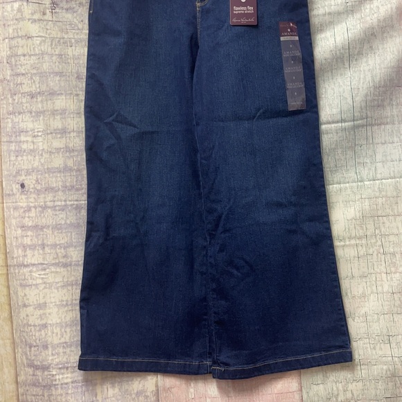Brand new Woman’s Gloria Vanderbilt jeans. Size 8 - Picture 5 of 14